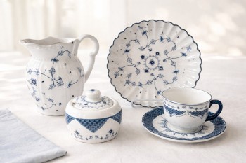 xx_conjunto-de-porcelana-azul-e-branca-1-f47d1923b412124c4b16af0b33f493f5.jpg